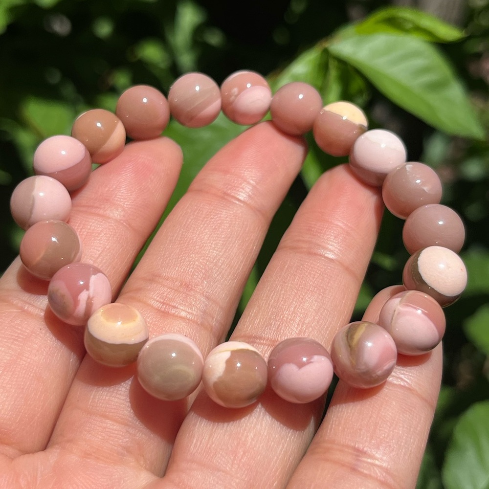 9.5mm strechable‎ pink opal bracelet